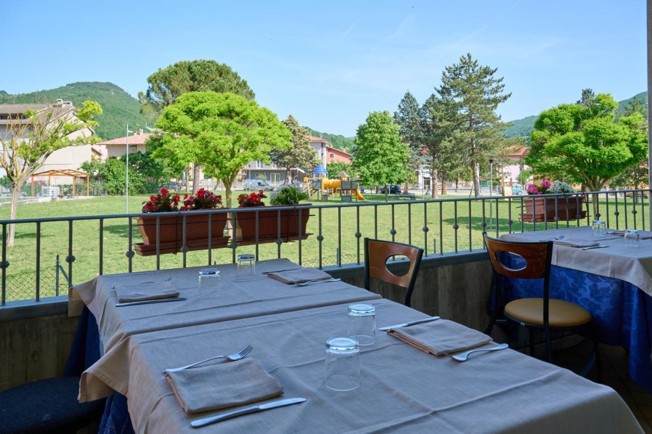Albergo Shine Acqualagna Exterior photo