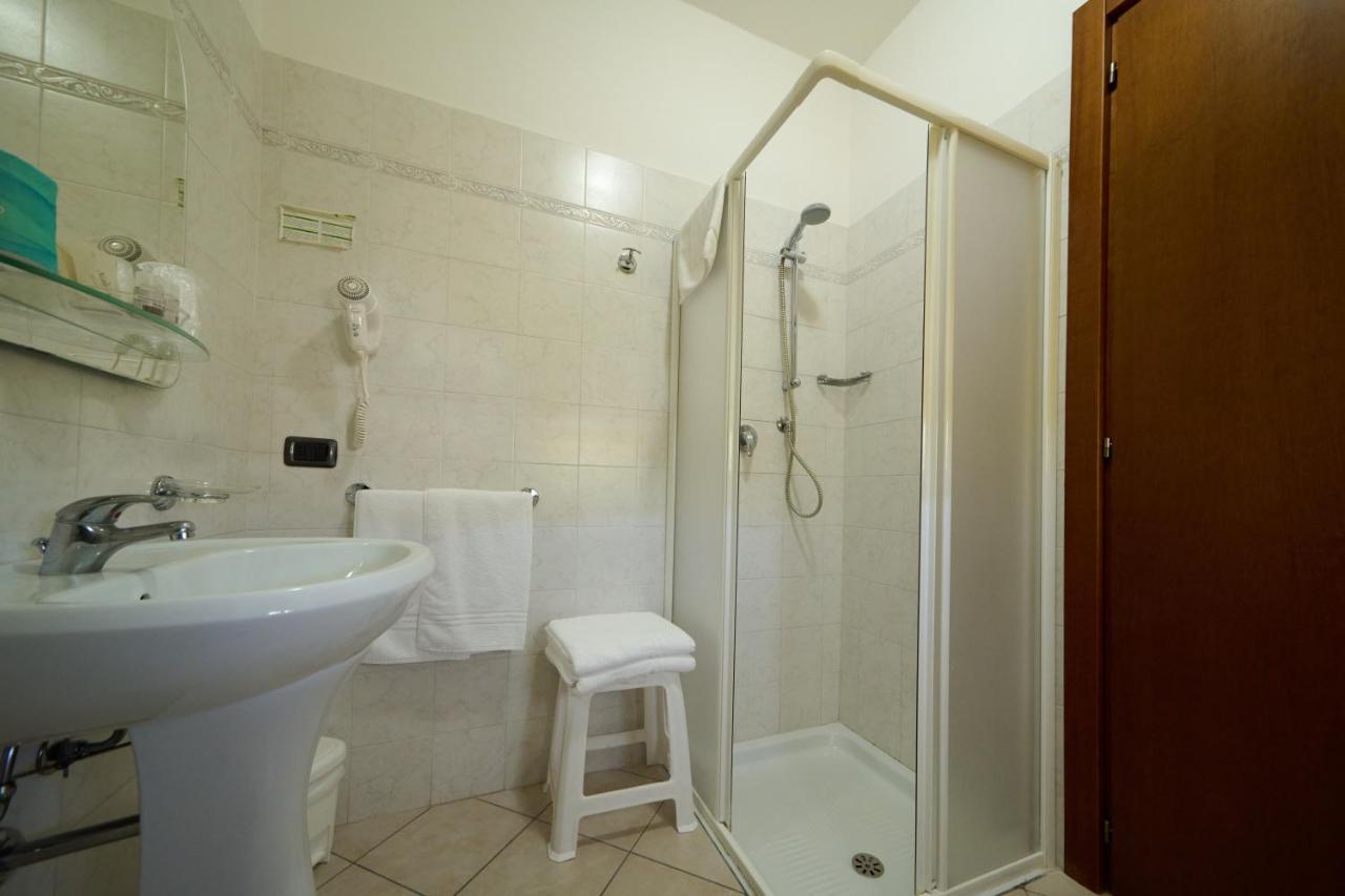Albergo Shine Acqualagna Exterior photo