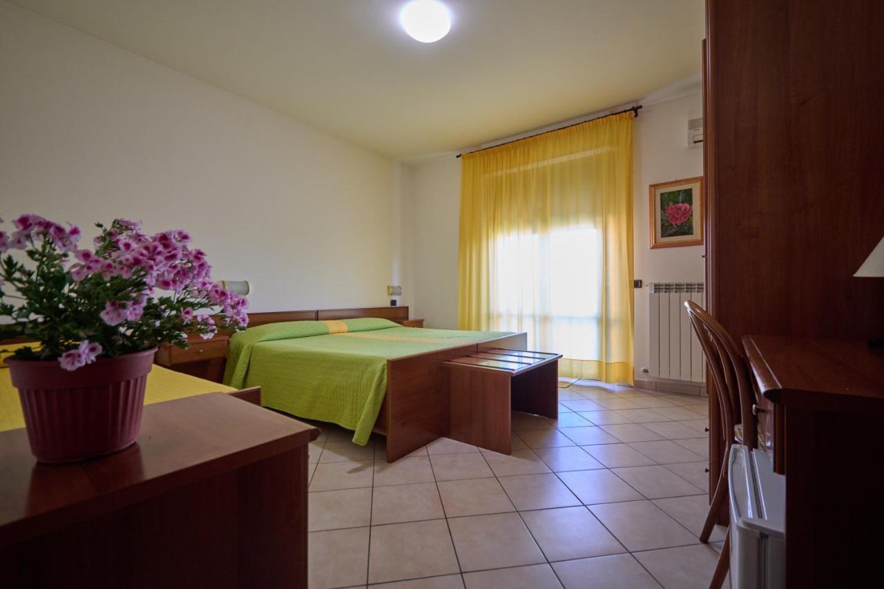 Albergo Shine Acqualagna Exterior photo