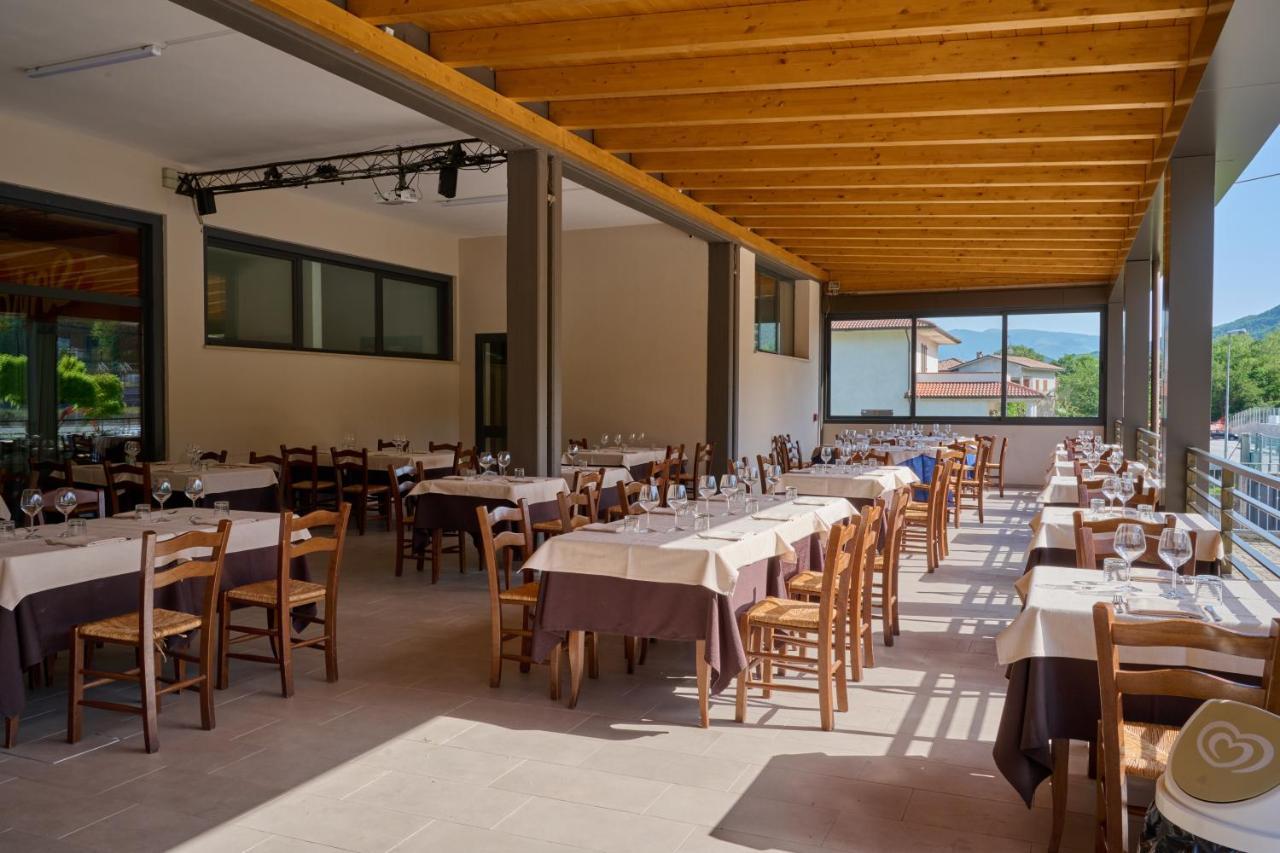 Albergo Shine Acqualagna Exterior photo