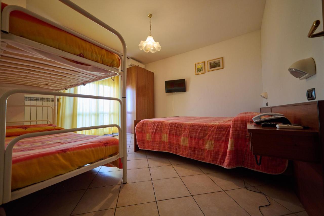 Albergo Shine Acqualagna Exterior photo